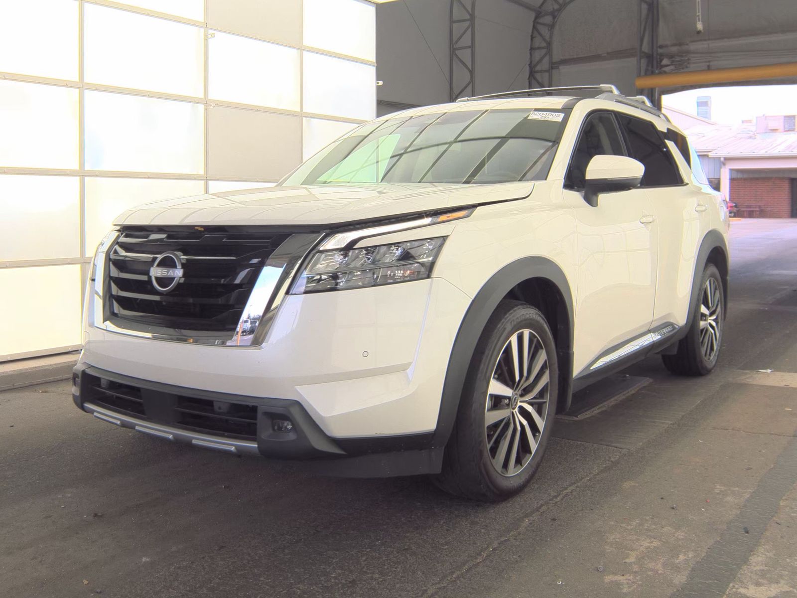 2023 Nissan Pathfinder Platinum FWD