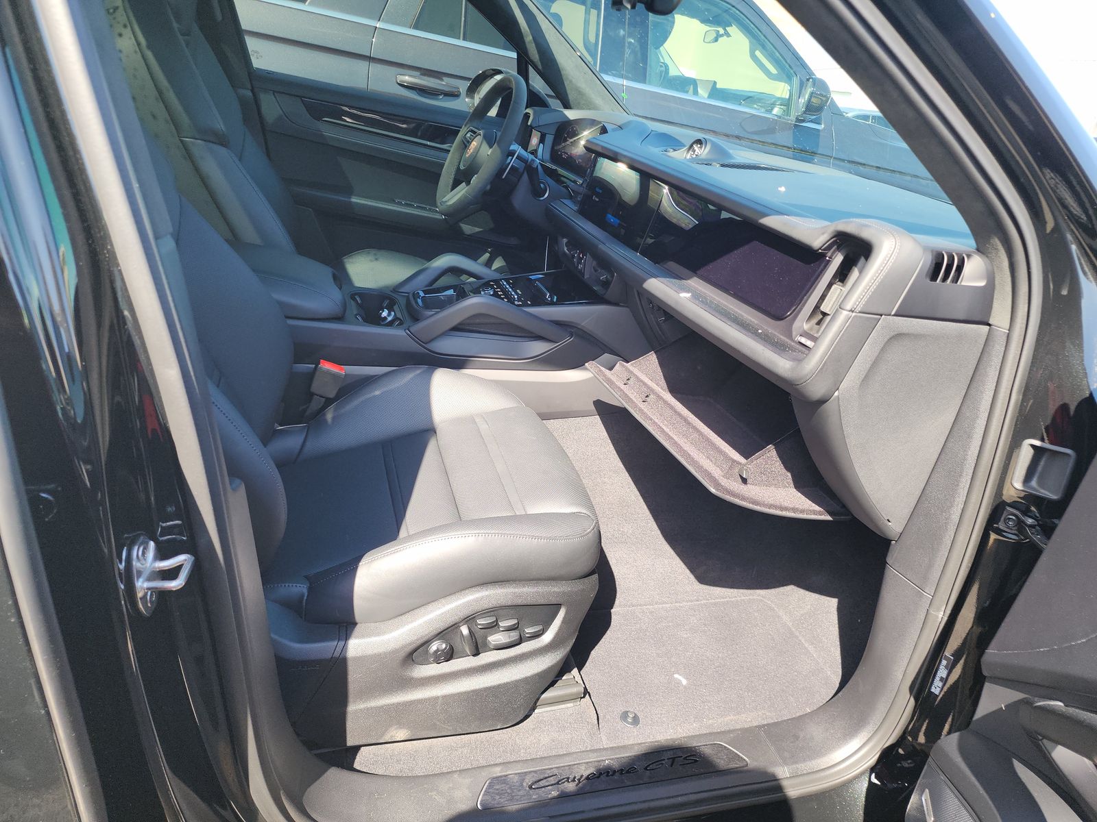 2025 Porsche Cayenne GTS AWD