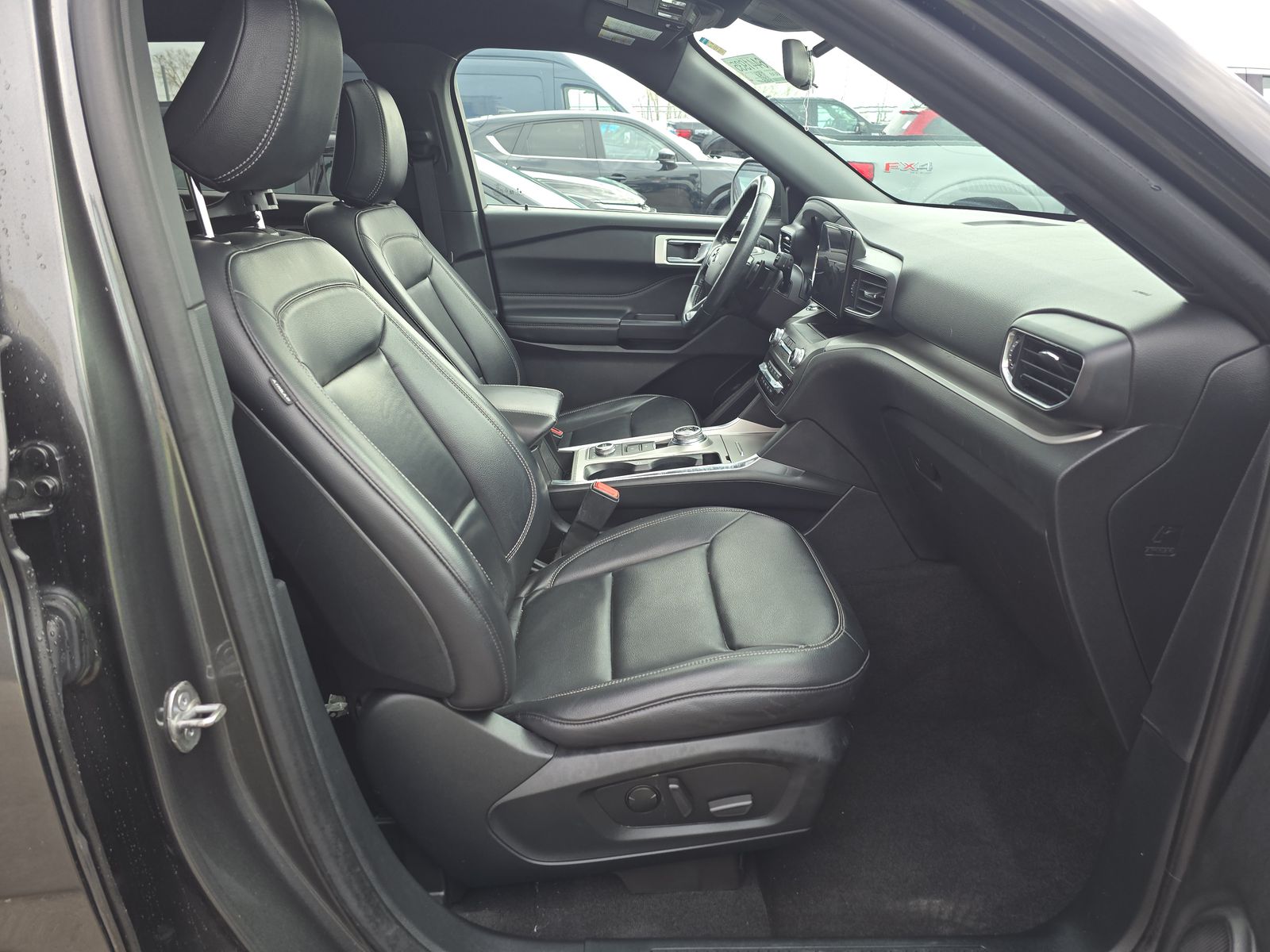 2020 Ford Explorer XLT AWD