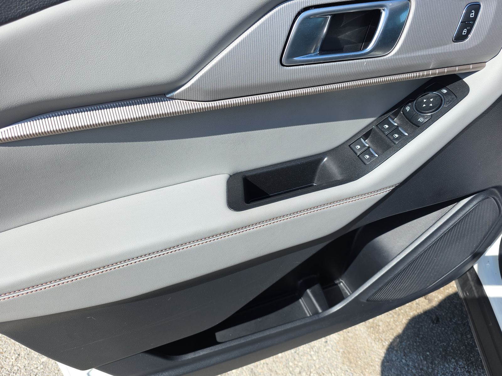 2025 Ford Explorer Active AWD