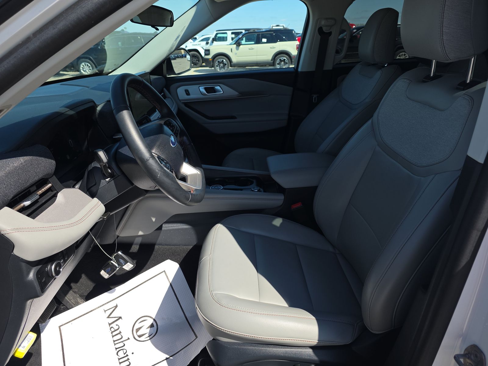 2025 Ford Explorer Active AWD