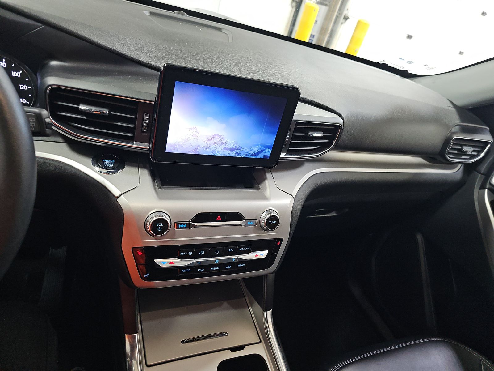 2022 Ford Explorer XLT AWD