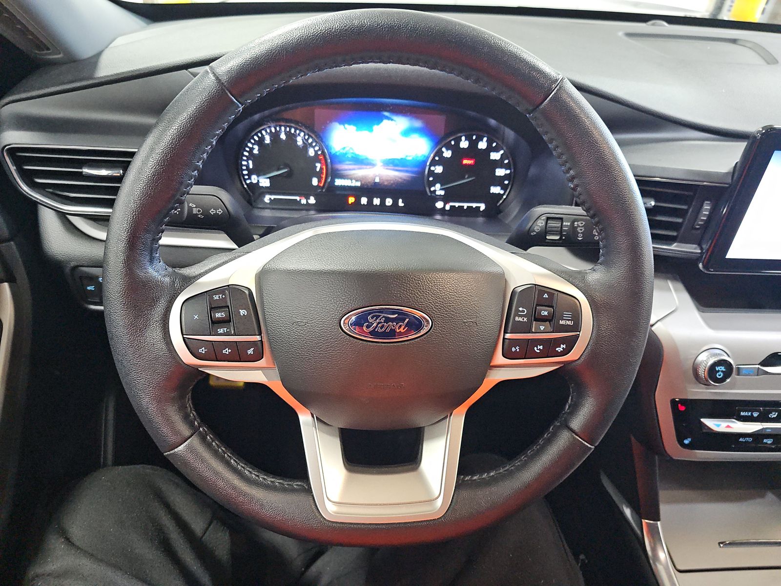 2022 Ford Explorer XLT AWD