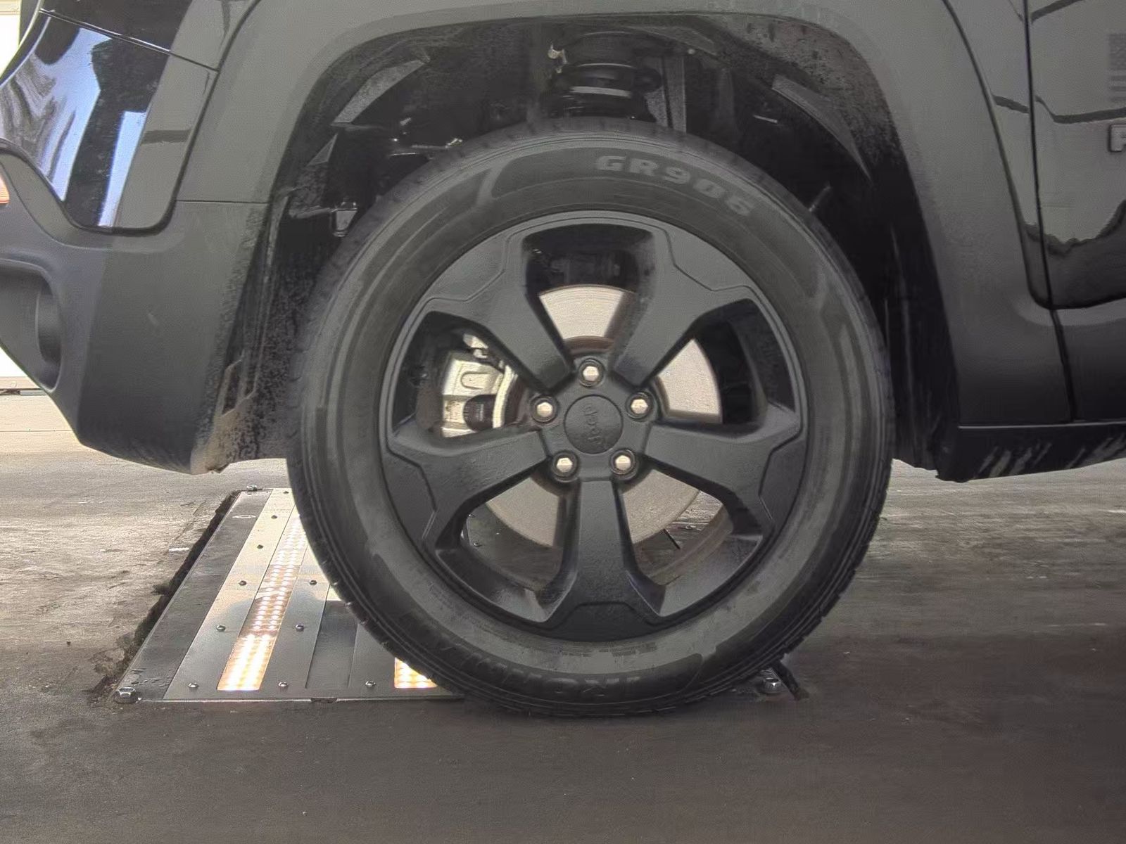 JEEP FREEDOM ED - 10