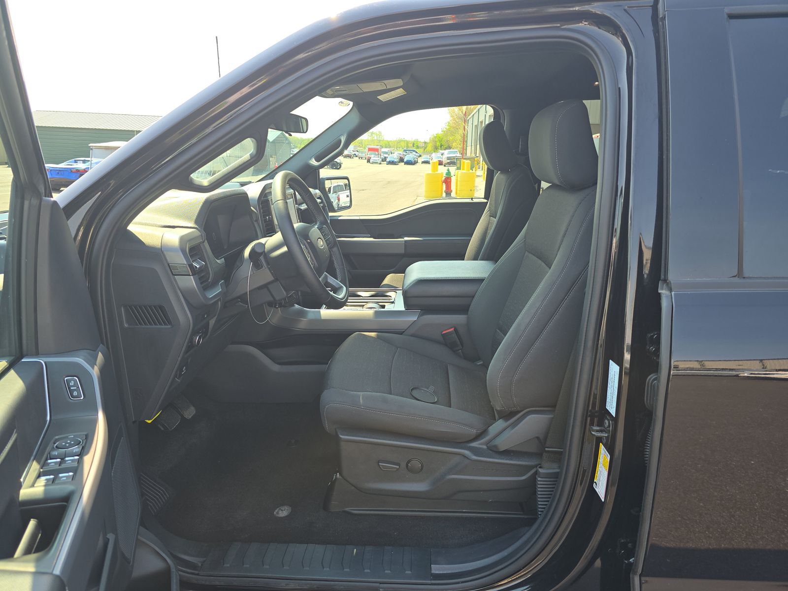 2025 Ford F-150 XLT AWD