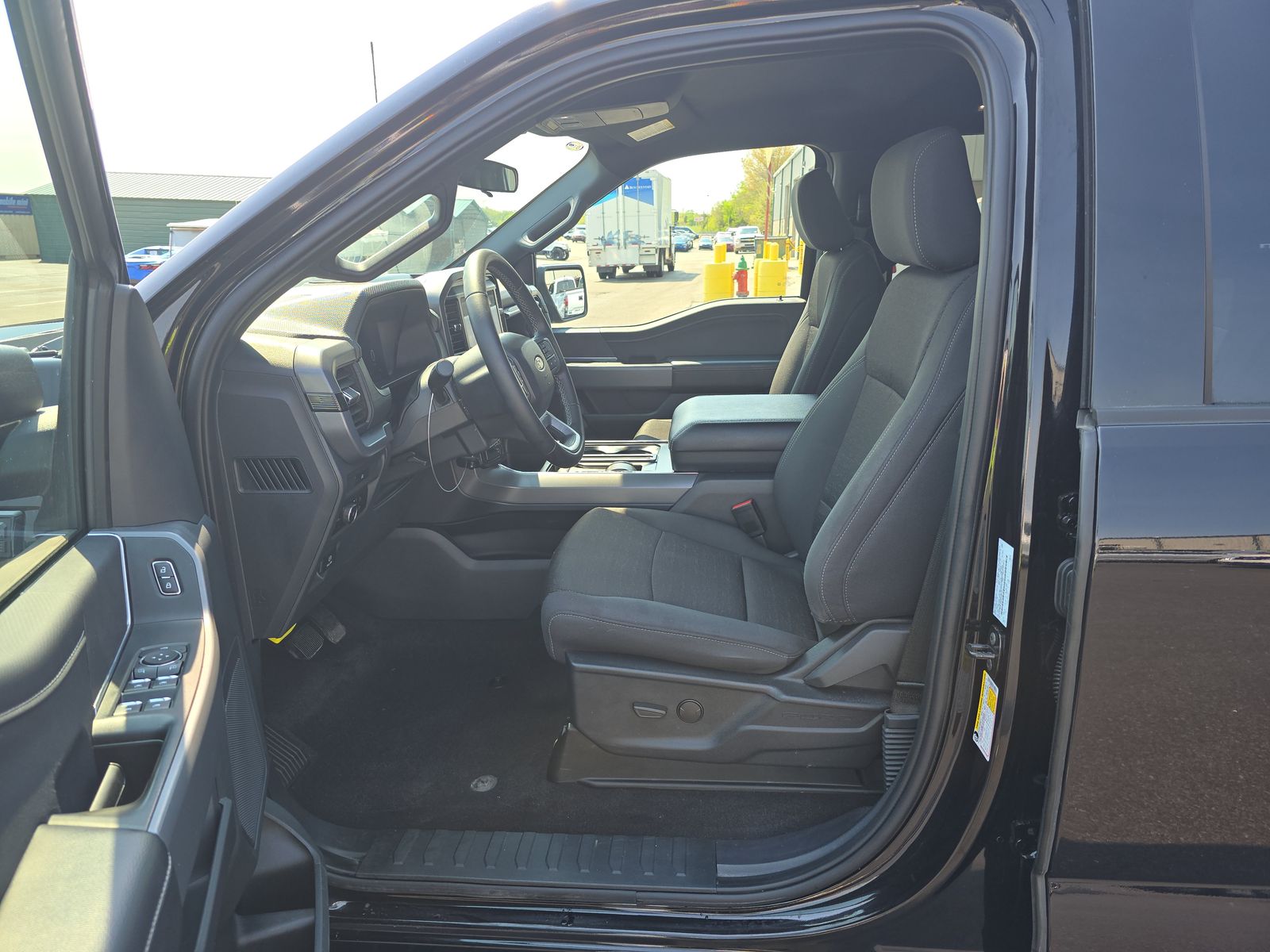 2025 Ford F-150 XLT AWD