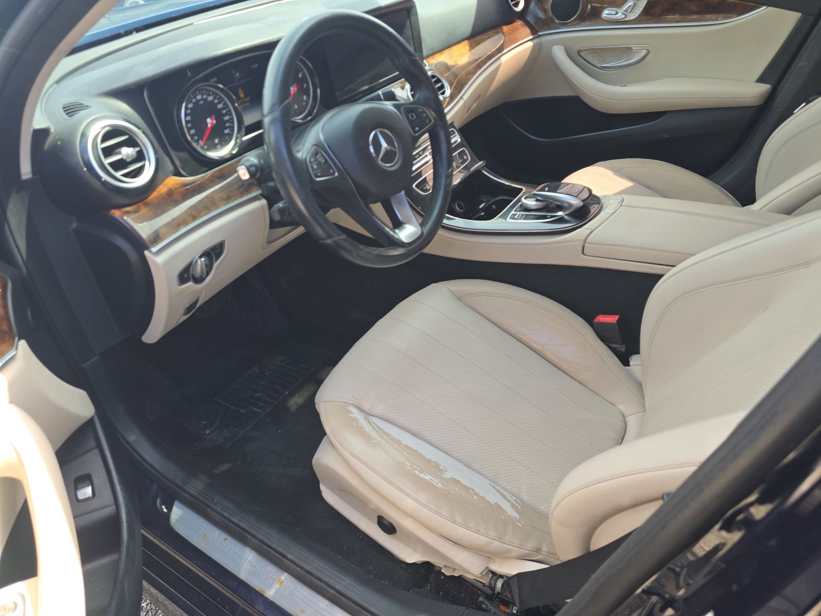 MERCEDES-BENZ E-CLASS - 8