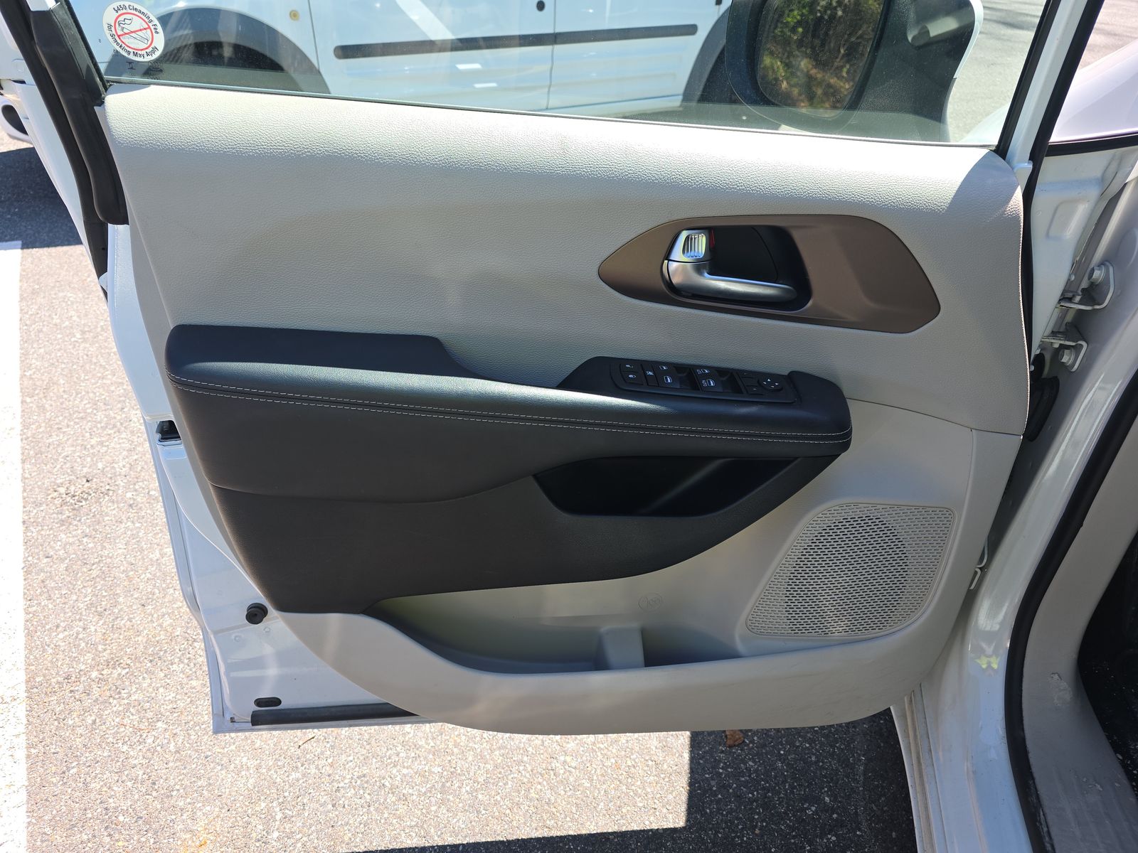 CHRYSLER VOYAGER - 10