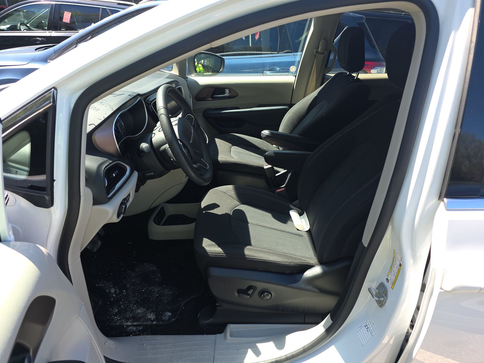 CHRYSLER VOYAGER - 8