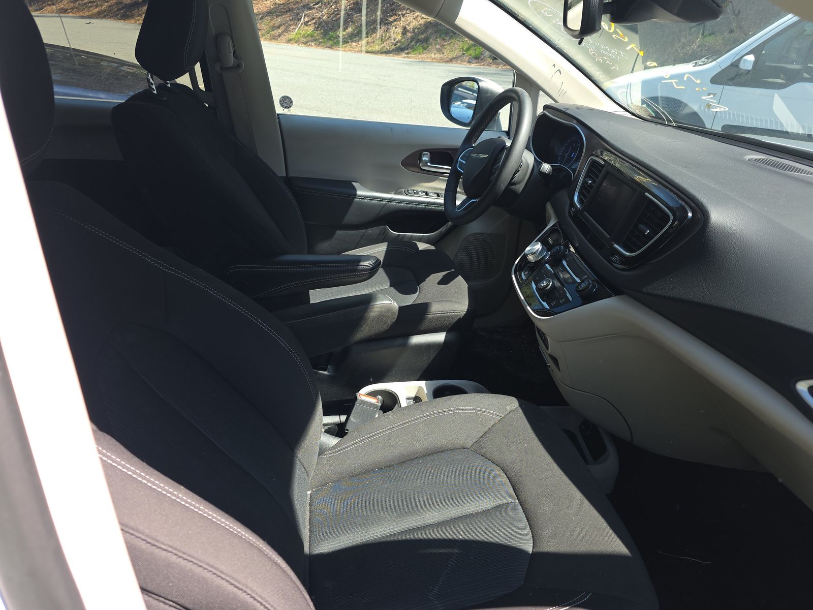 CHRYSLER VOYAGER - 9