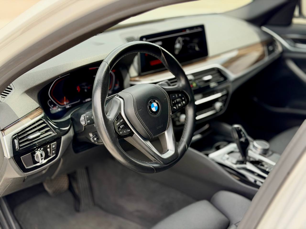 2021 BMW 5 Series 530i RWD