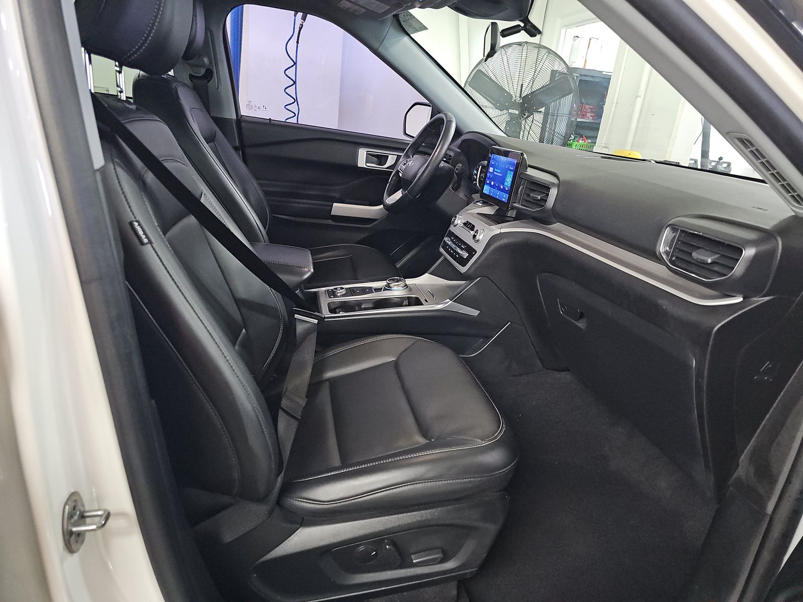 2023 Ford Explorer XLT AWD