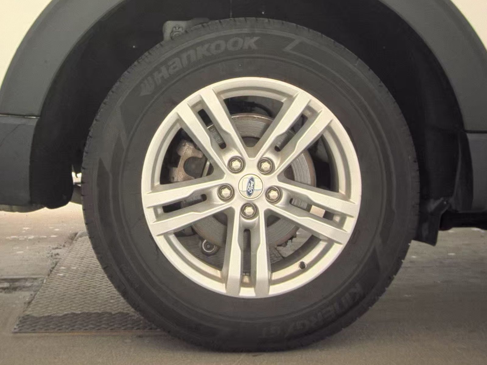 2023 Ford Explorer XLT AWD