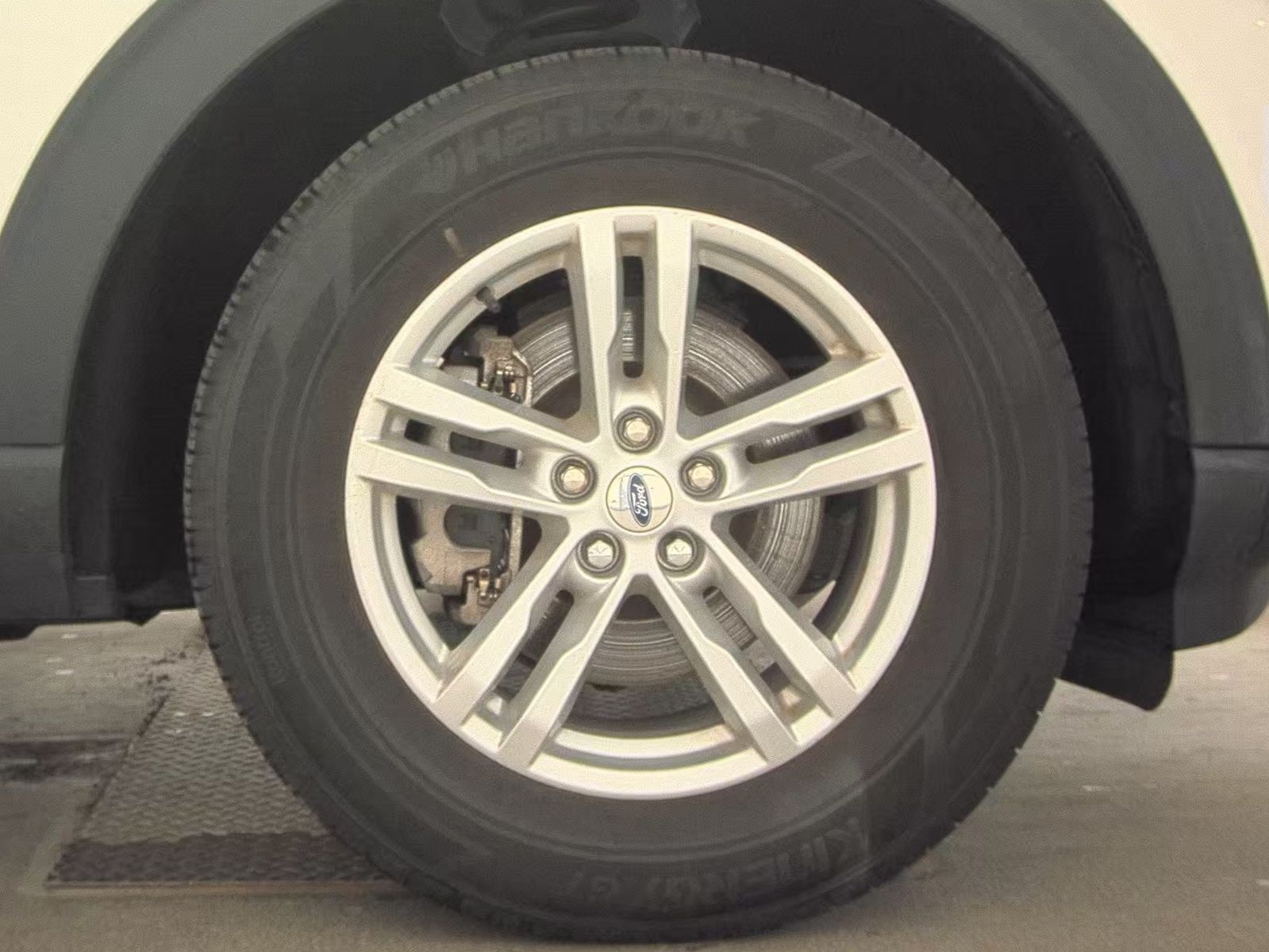 2023 Ford Explorer XLT AWD