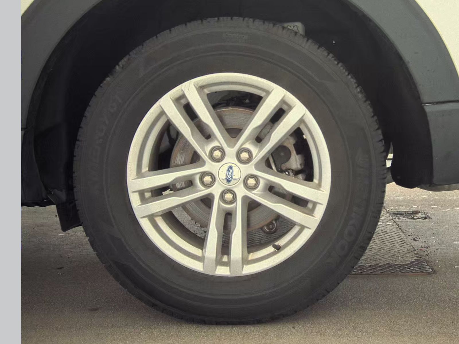 2023 Ford Explorer XLT AWD