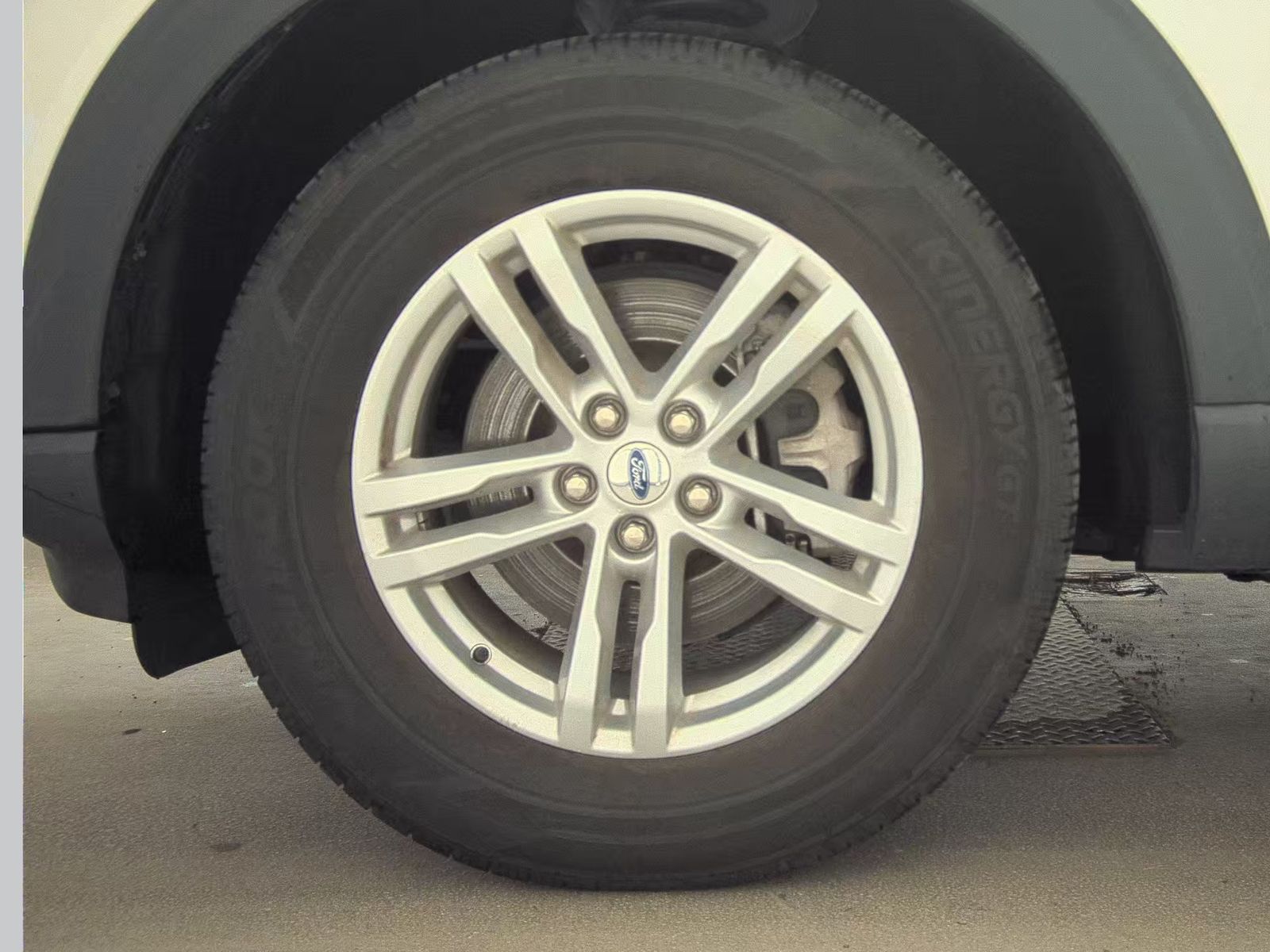 2023 Ford Explorer XLT AWD