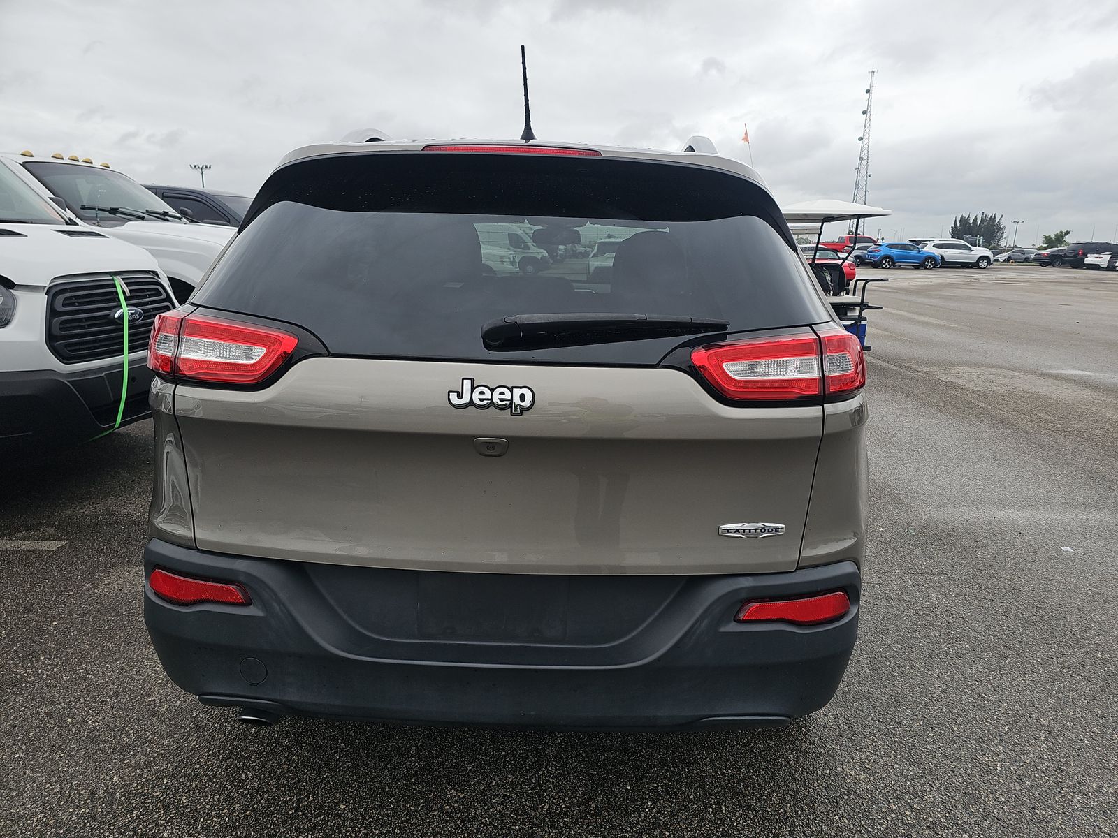 JEEP LATITUDE PLUS - 6