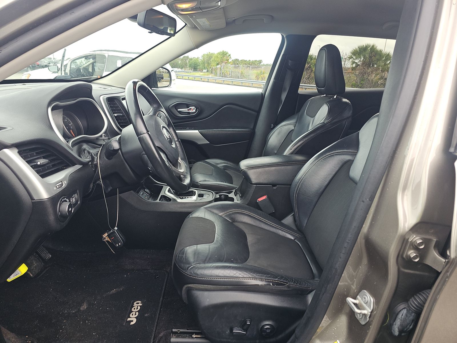 JEEP LATITUDE PLUS - 8