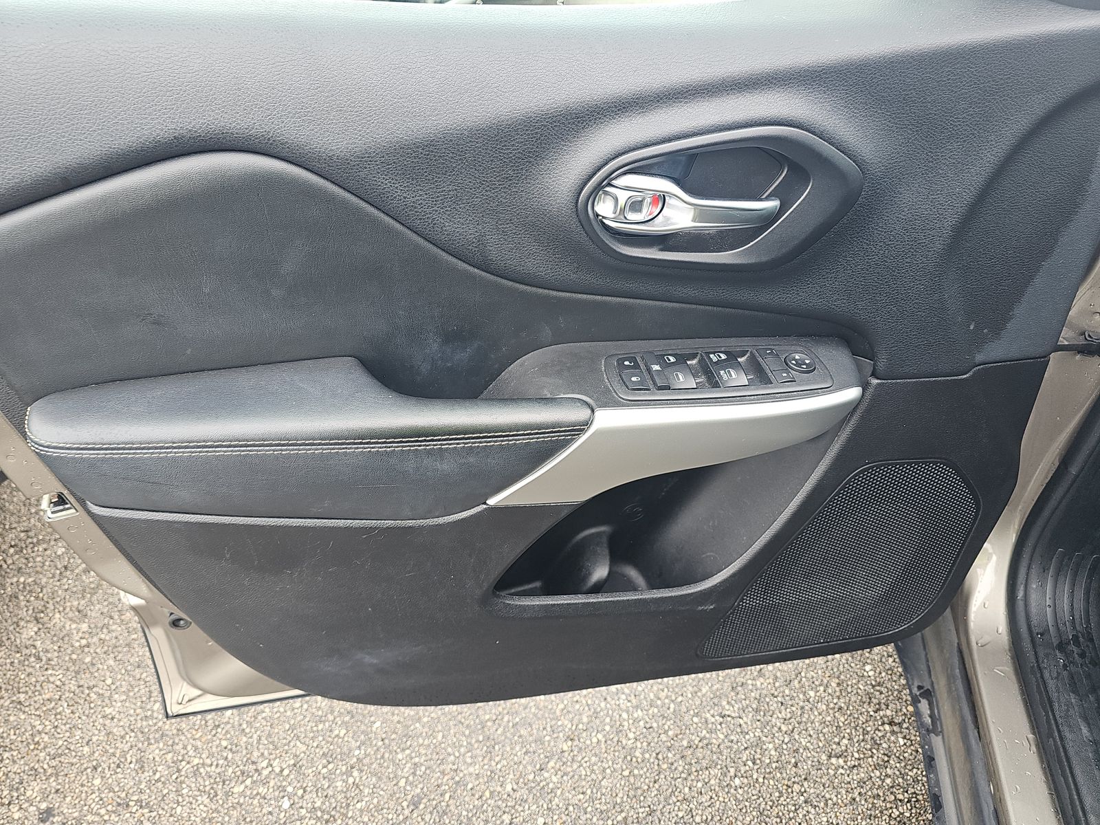 JEEP LATITUDE PLUS - 10