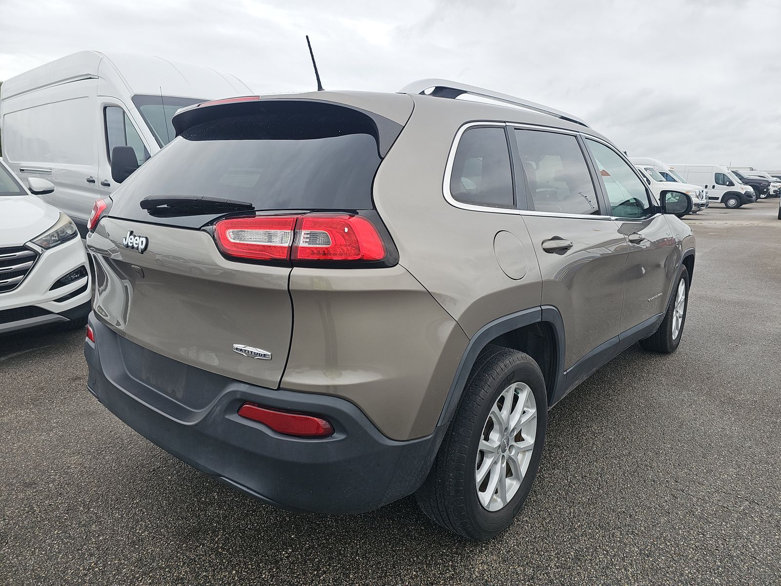 JEEP LATITUDE PLUS - 5