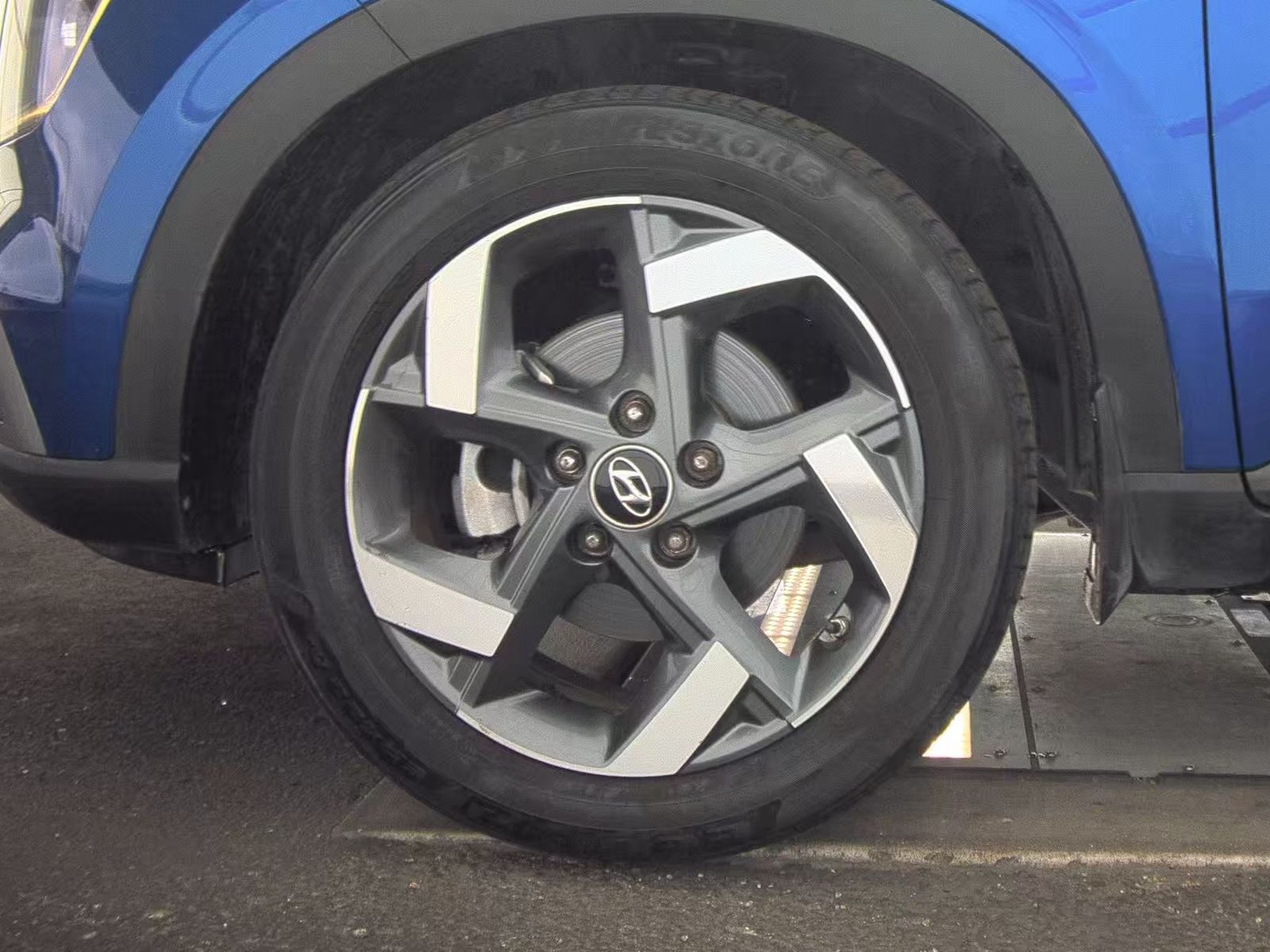 HYUNDAI LIMITED - 10