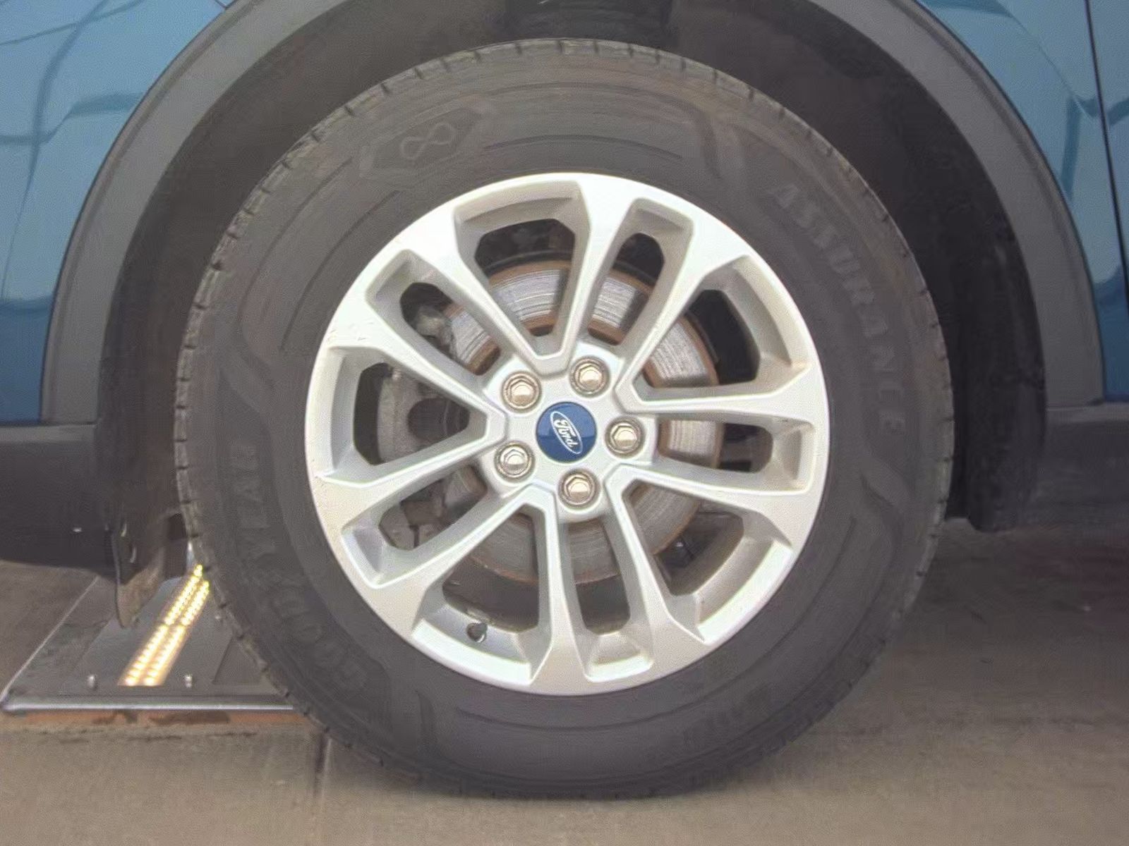 FORD ESCAPE - 10