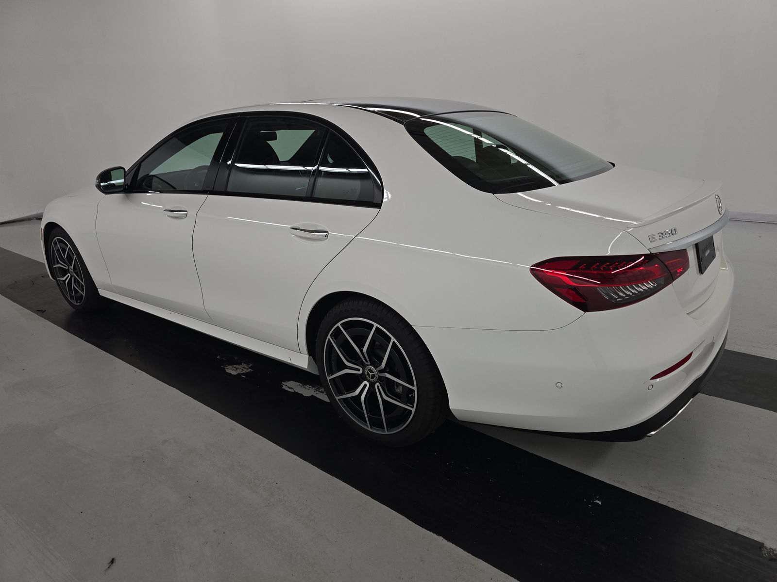 MERCEDES-BENZ E-CLASS - 7