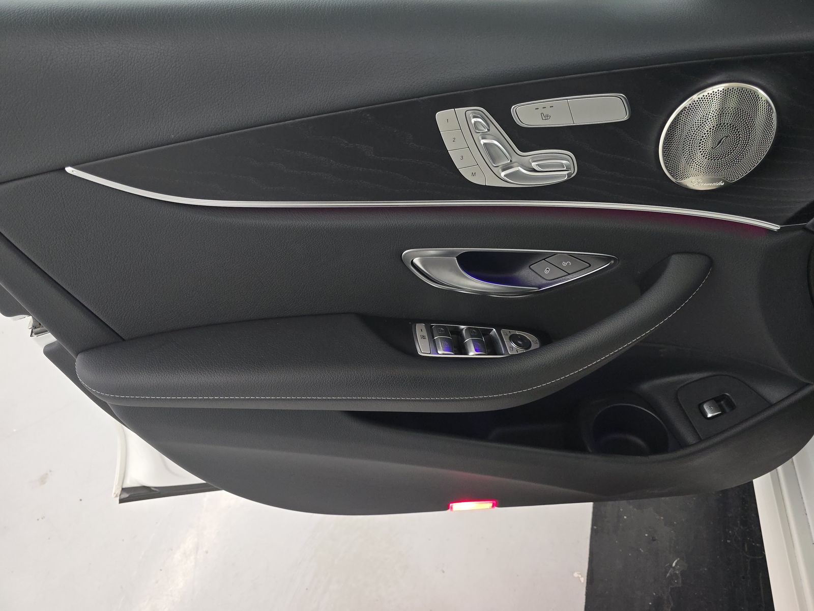 MERCEDES-BENZ E-CLASS - 10