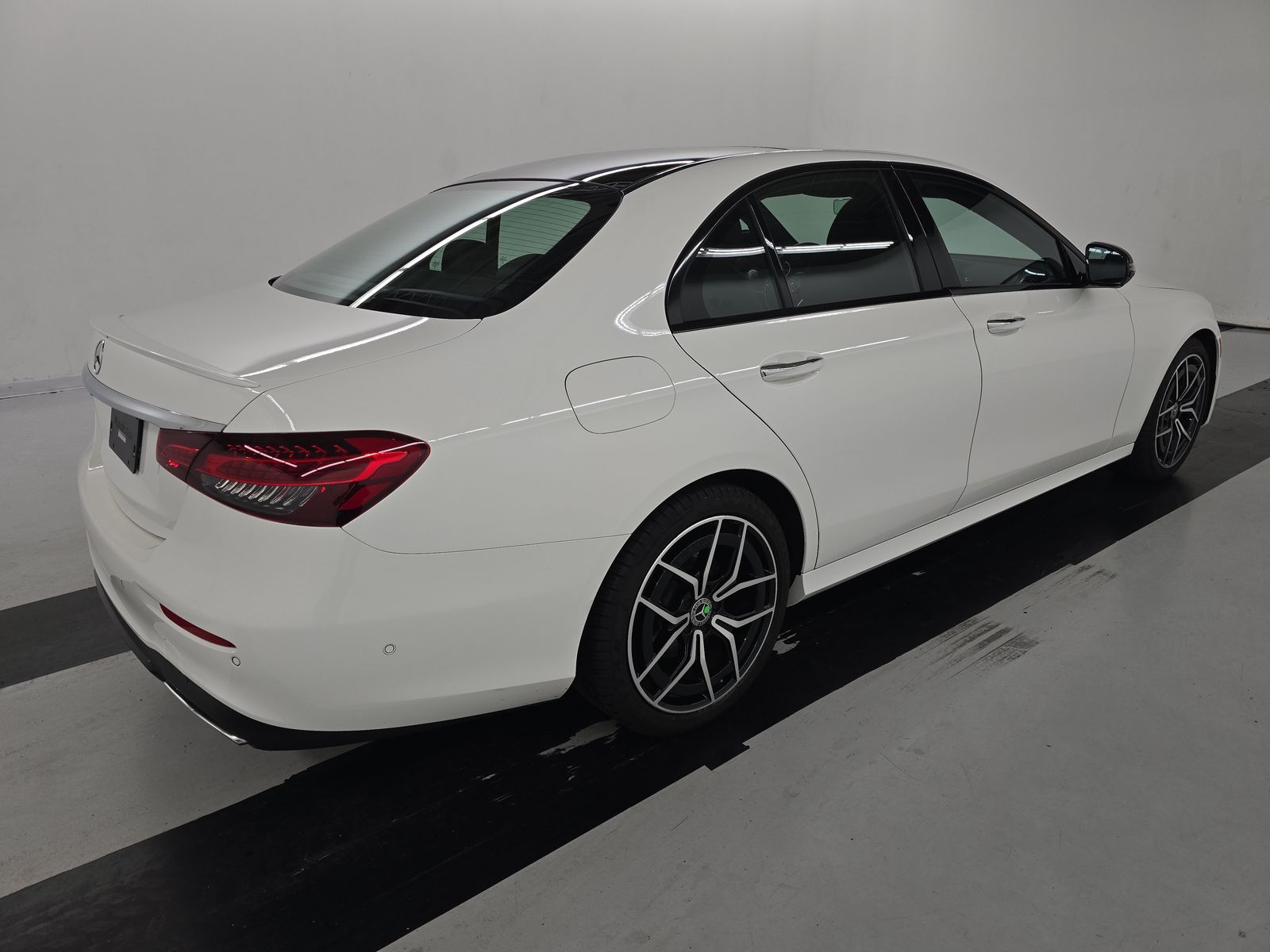 MERCEDES-BENZ E-CLASS - 5