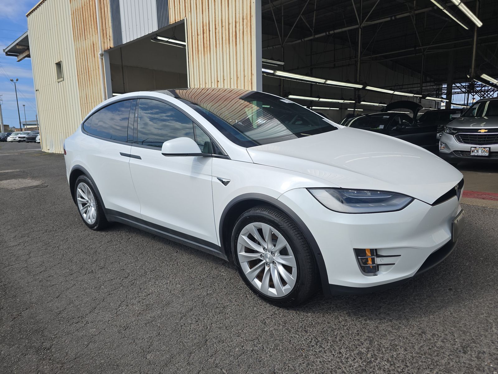 TESLA MODEL X - 4