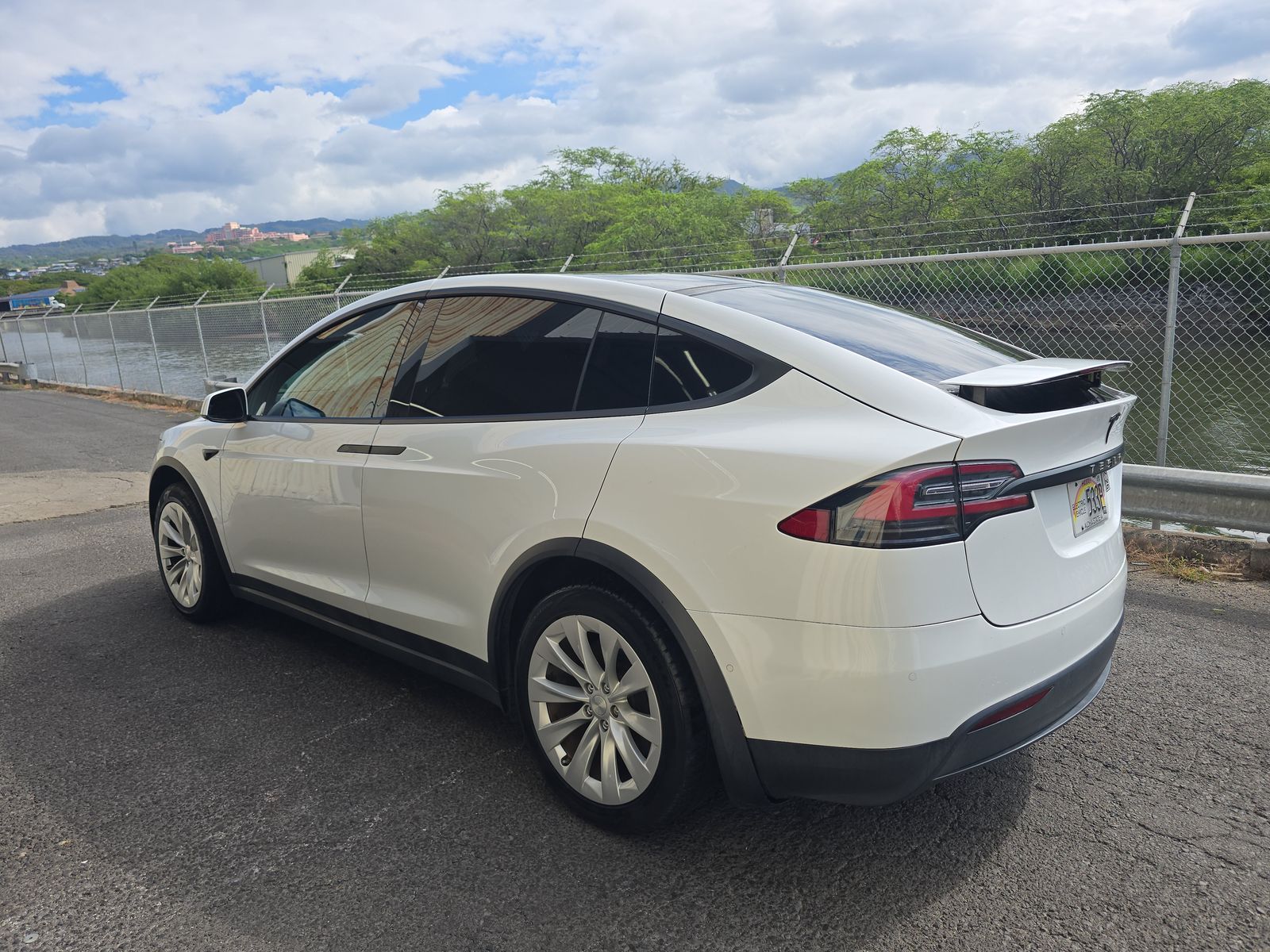 TESLA MODEL X - 7