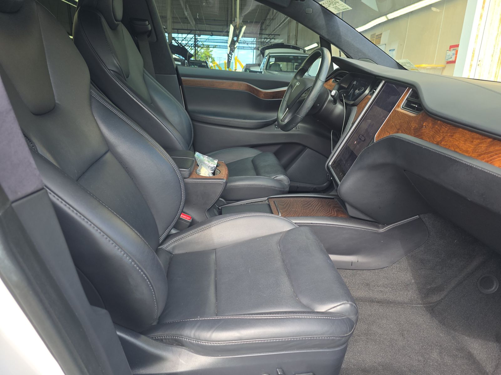 TESLA MODEL X - 9