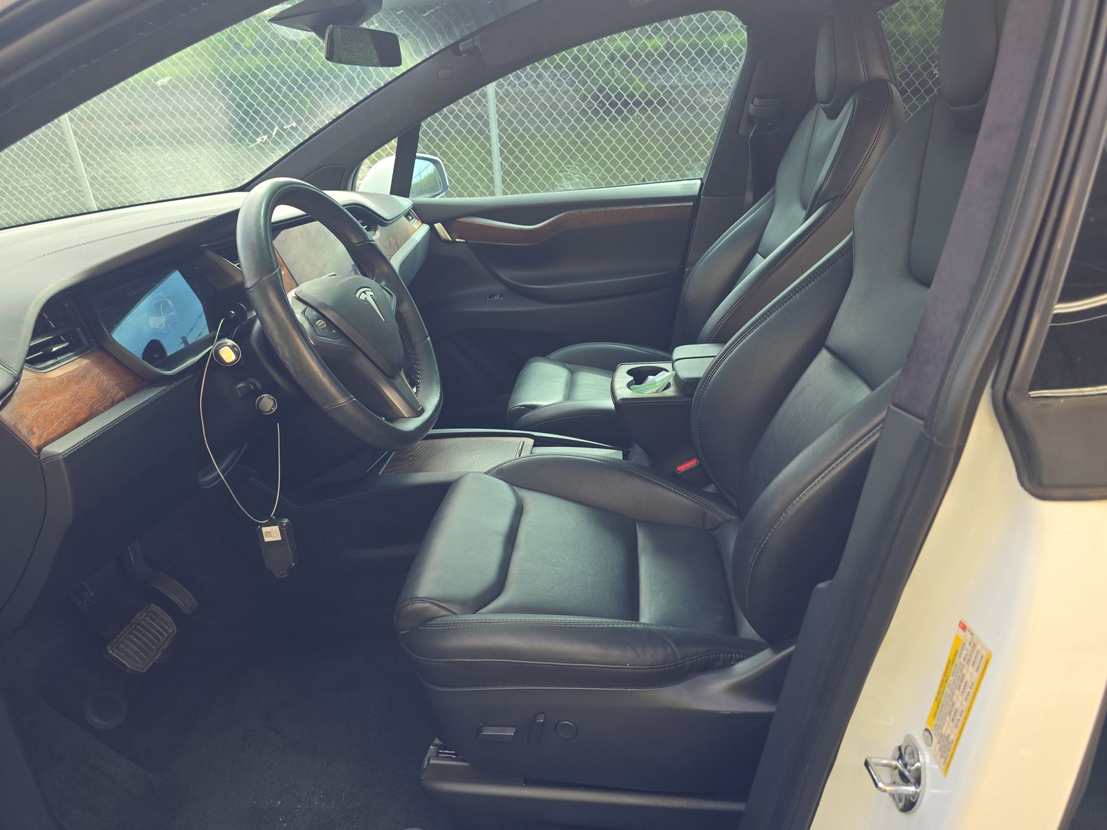 TESLA MODEL X - 8