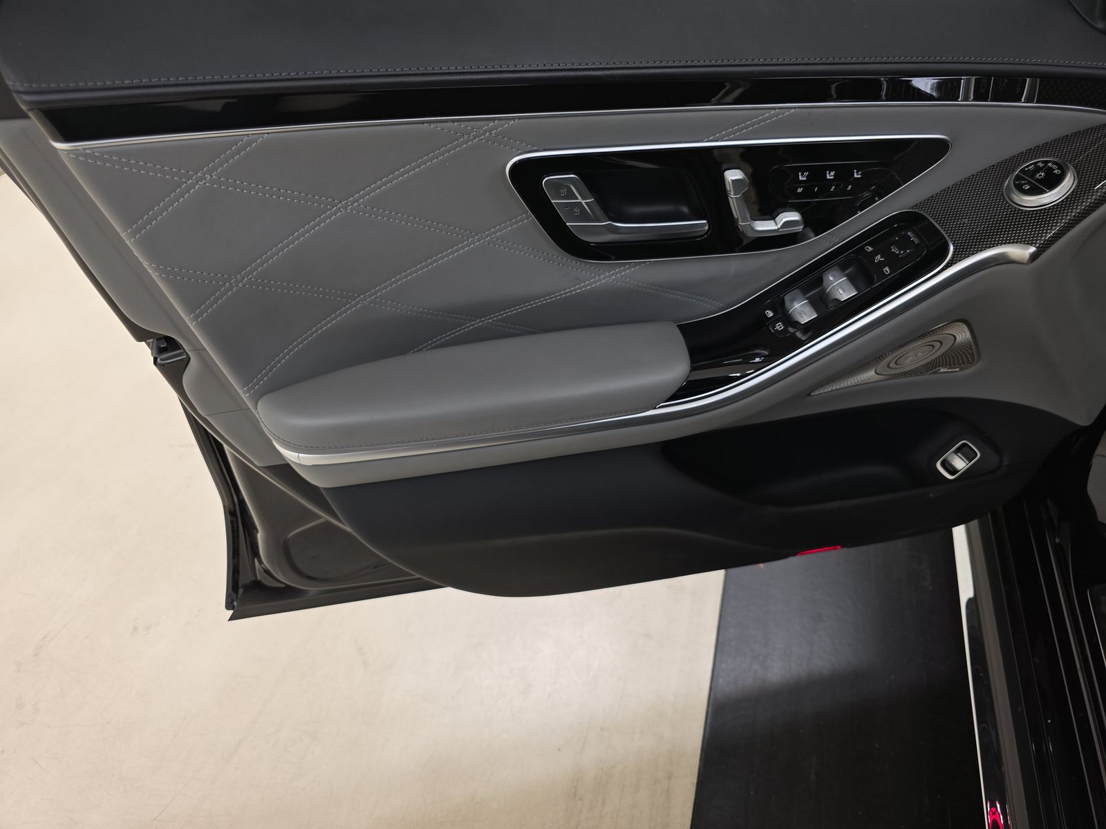 MERCEDES-BENZ S-CLASS - 10