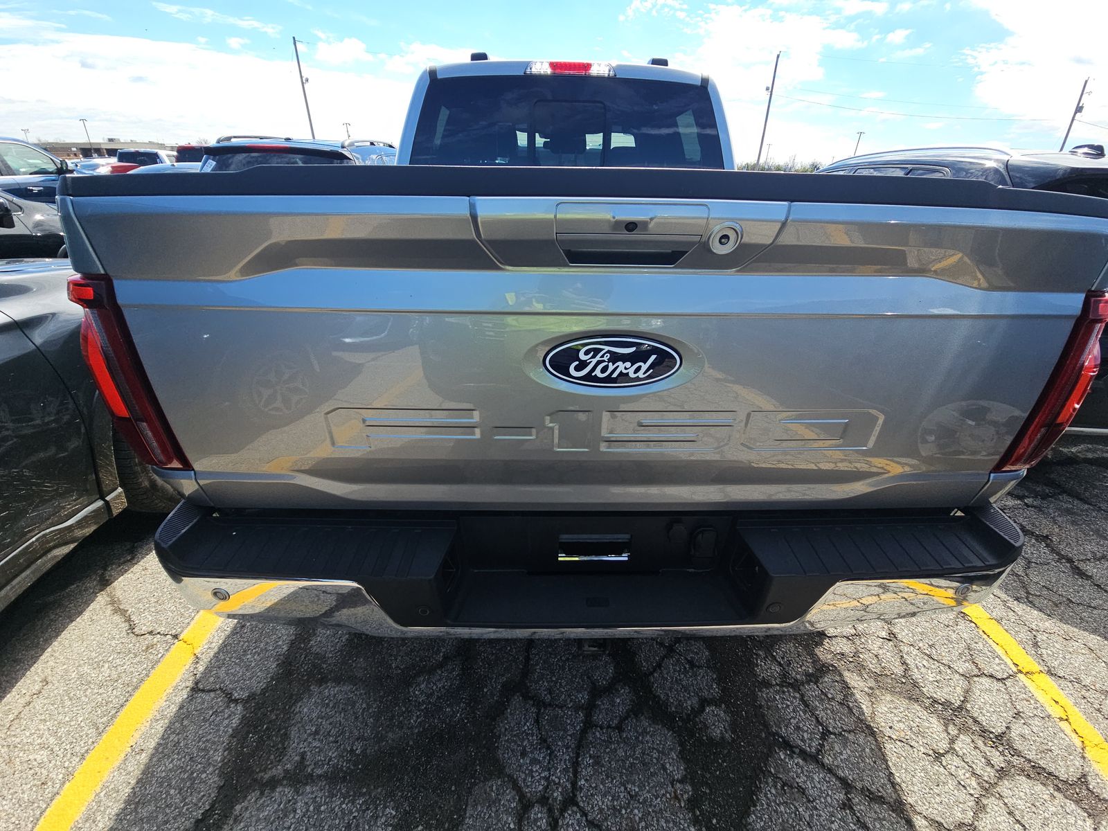 2025 Ford F-150 Lariat AWD