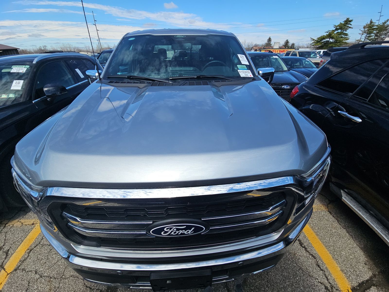 2025 Ford F-150 Lariat AWD
