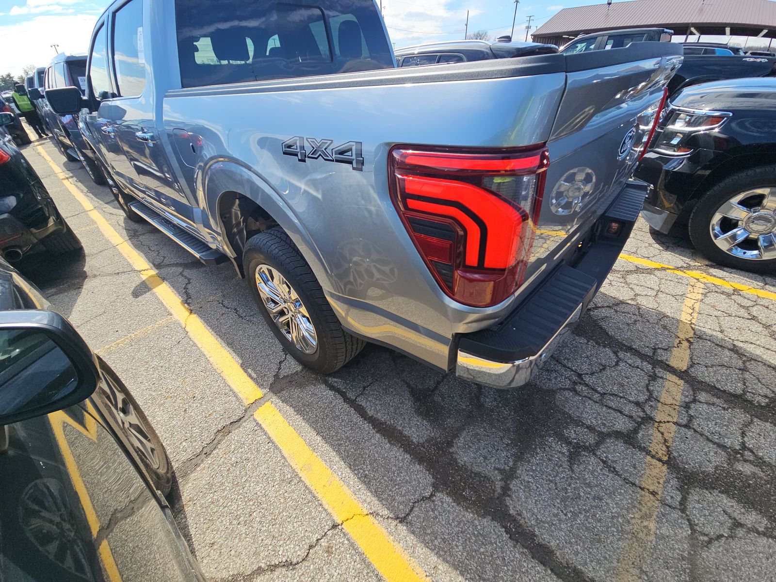 2025 Ford F-150 Lariat AWD