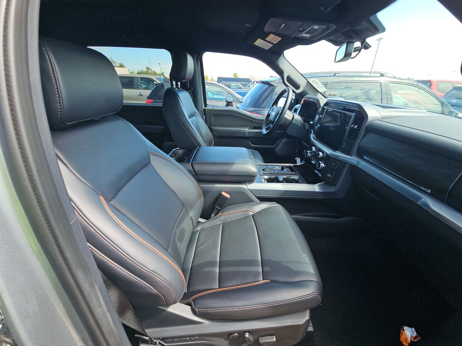 2025 Ford F-150 Lariat AWD