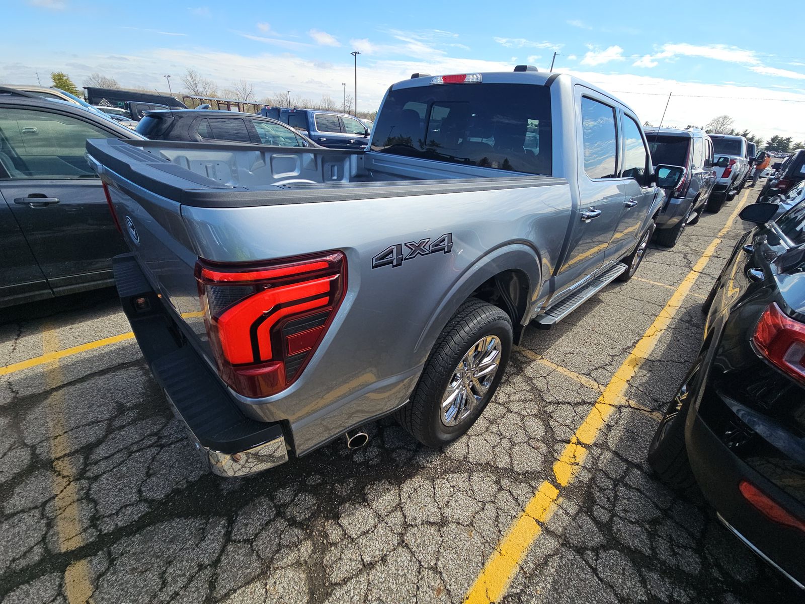 2025 Ford F-150 Lariat AWD