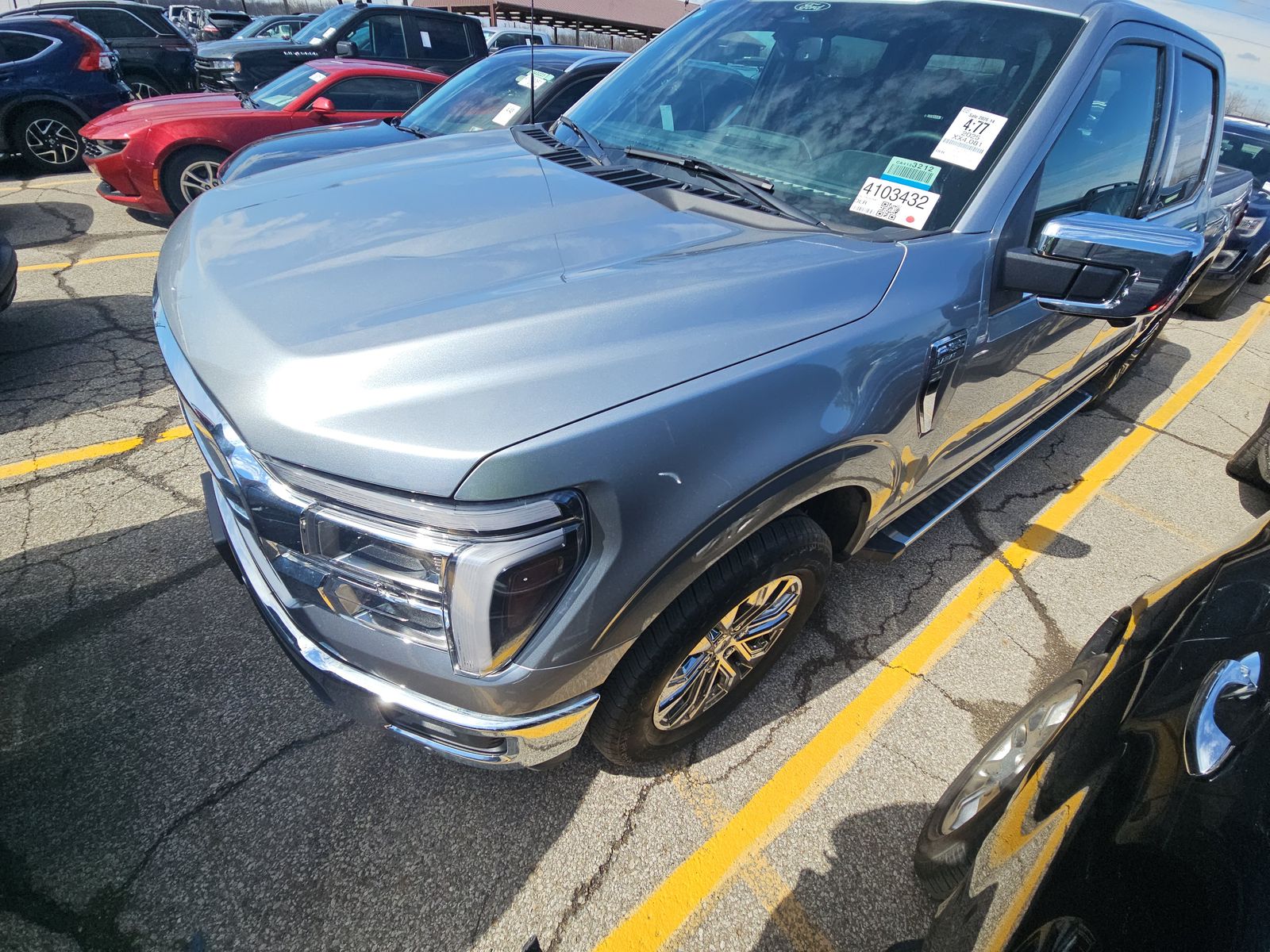 2025 Ford F-150 Lariat AWD