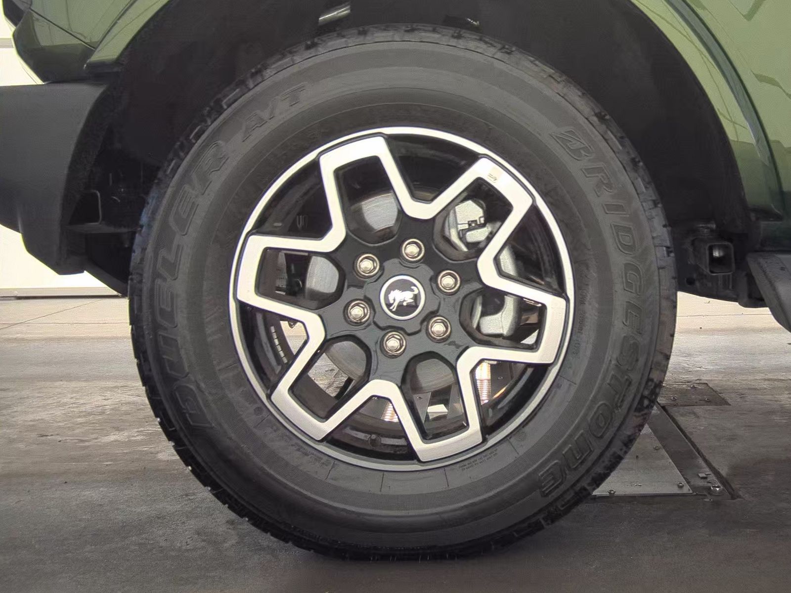 FORD BRONCO - 10