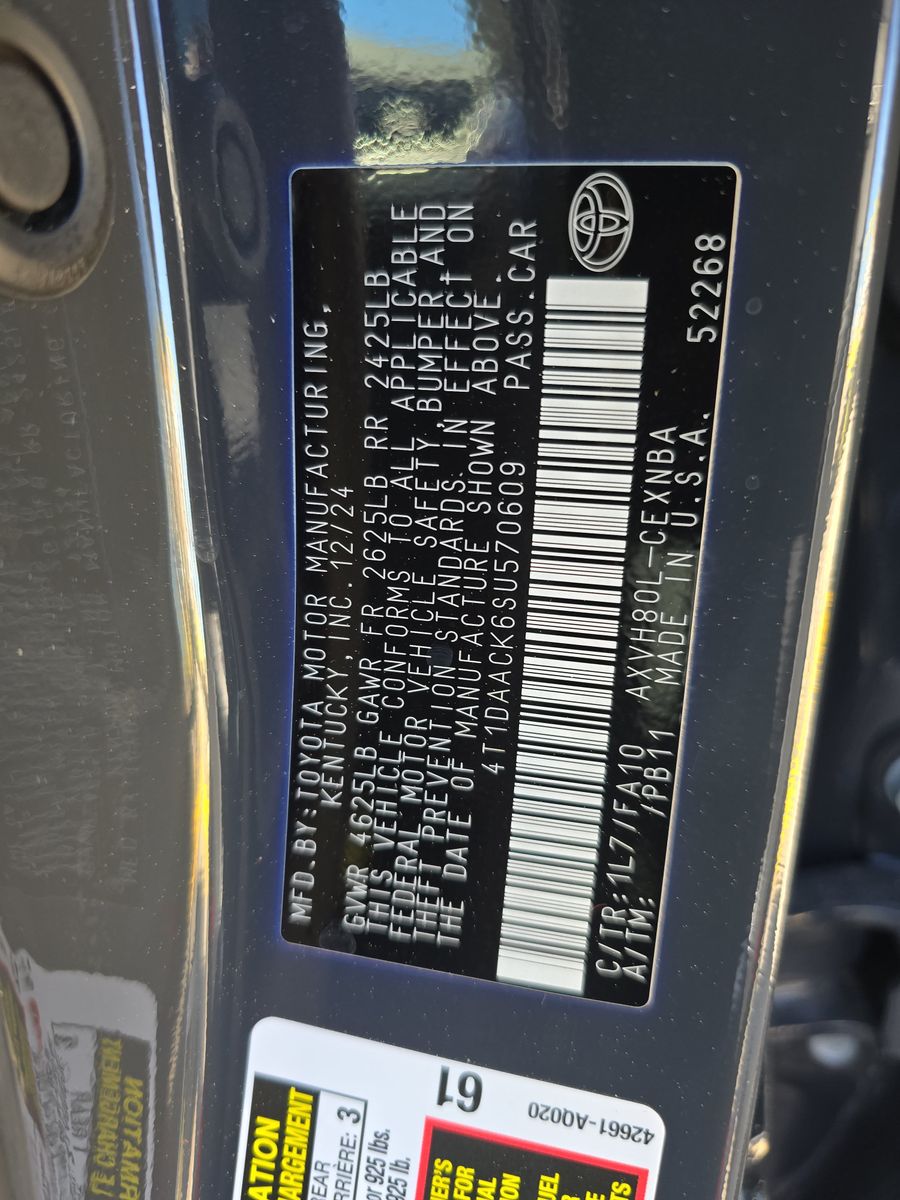 2025 Toyota Camry LE FWD