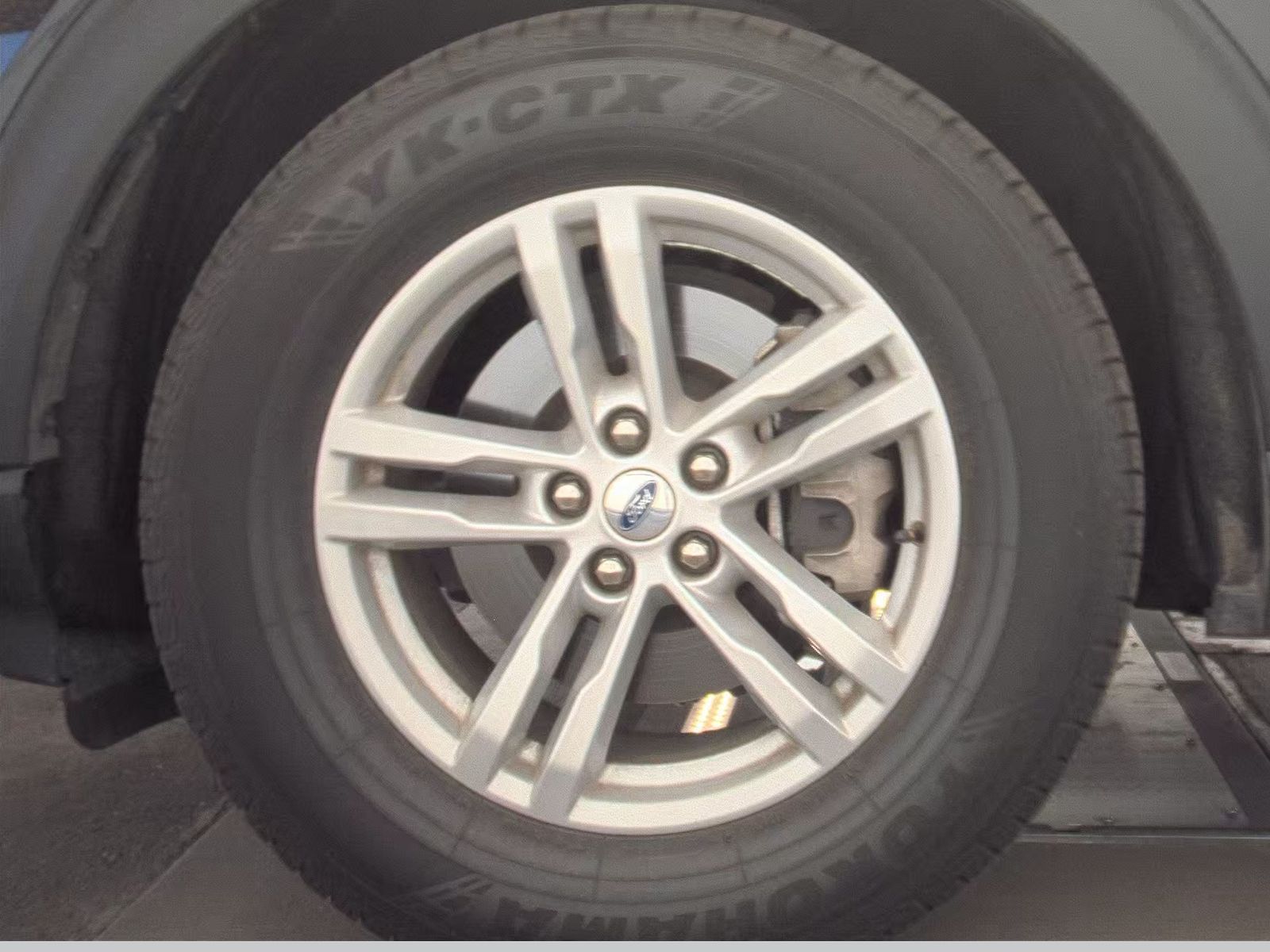 FORD EXPLORER - 10