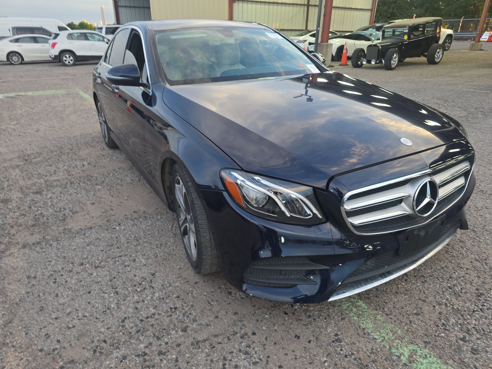 MERCEDES-BENZ E-CLASS - 4