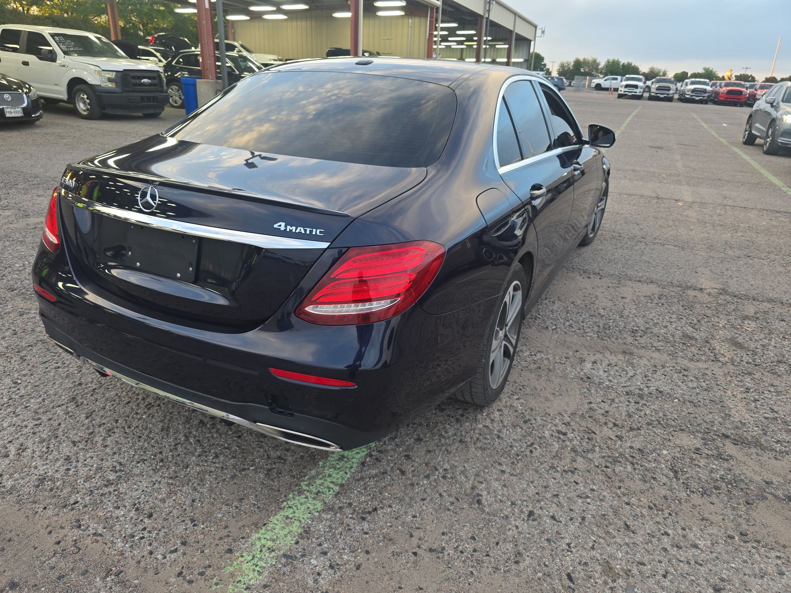 MERCEDES-BENZ E-CLASS - 5