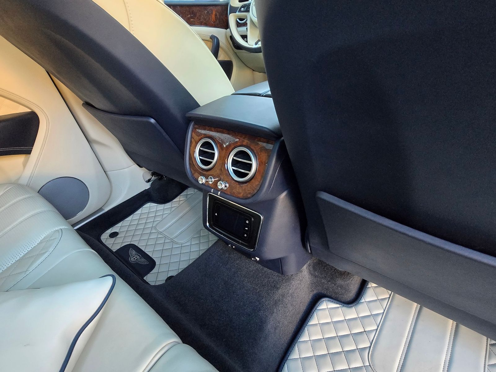 2018 Bentley Bentayga W12 Signature AWD