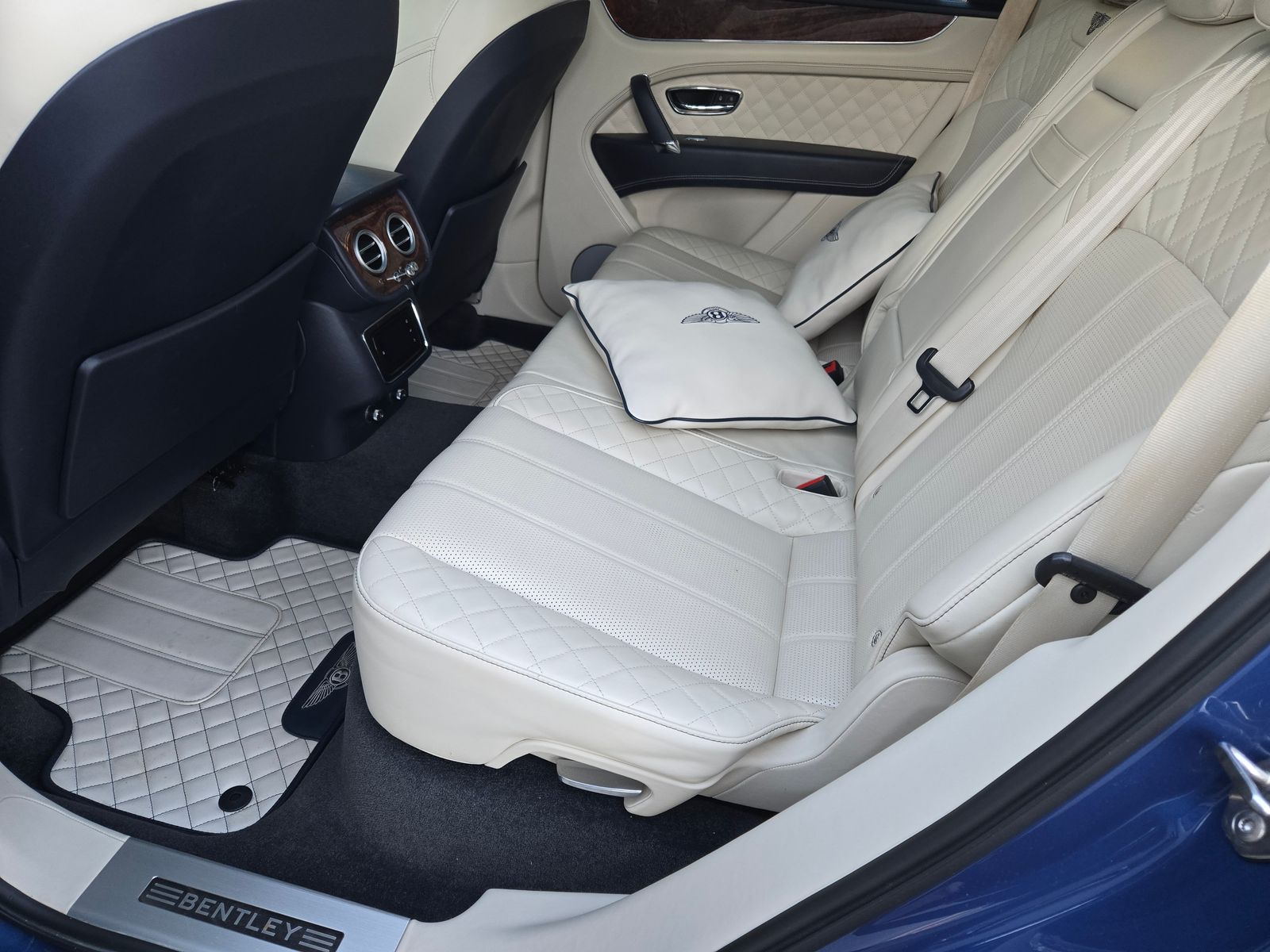 2018 Bentley Bentayga W12 Signature AWD