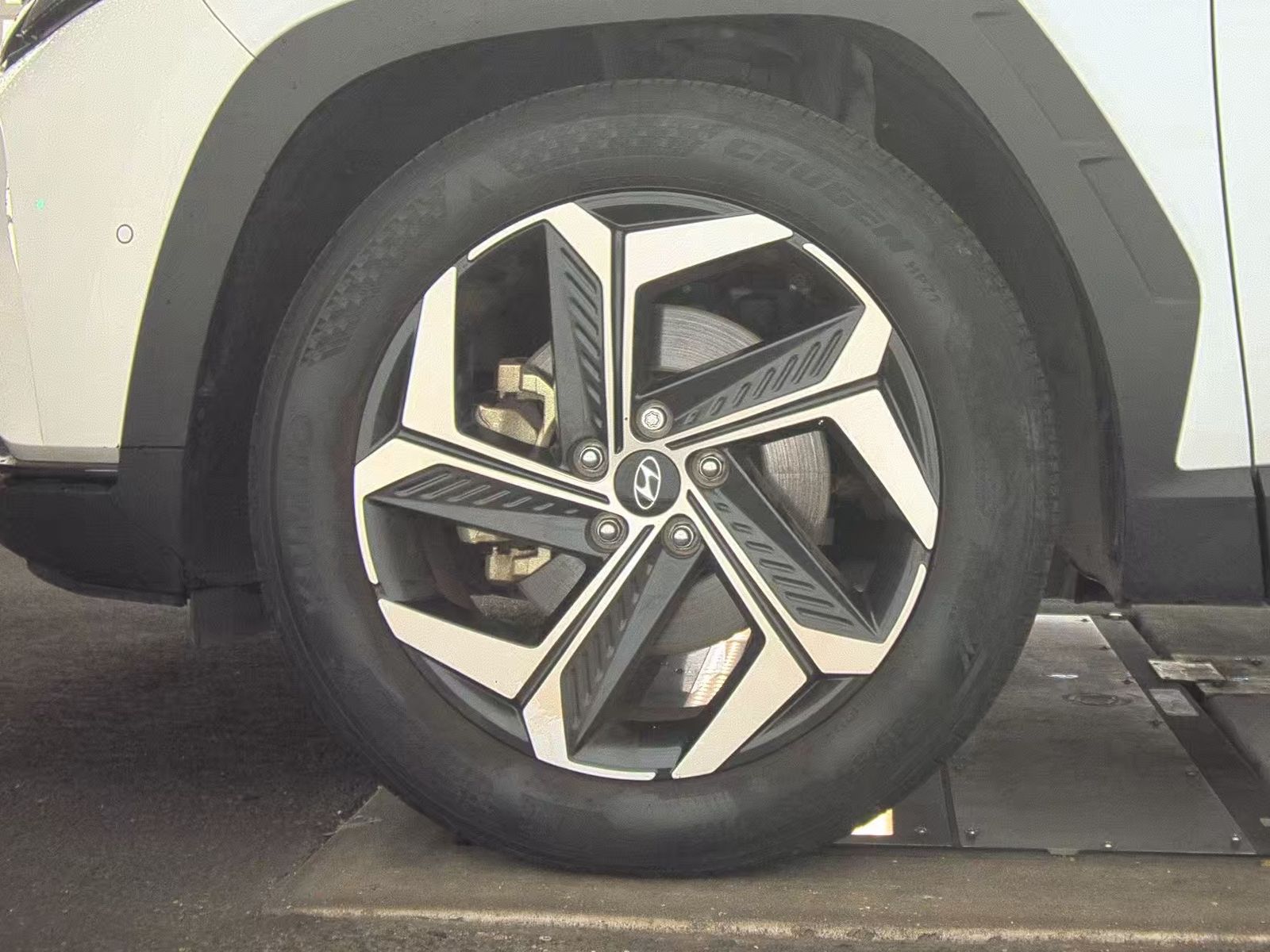 HYUNDAI LIMITED - 10