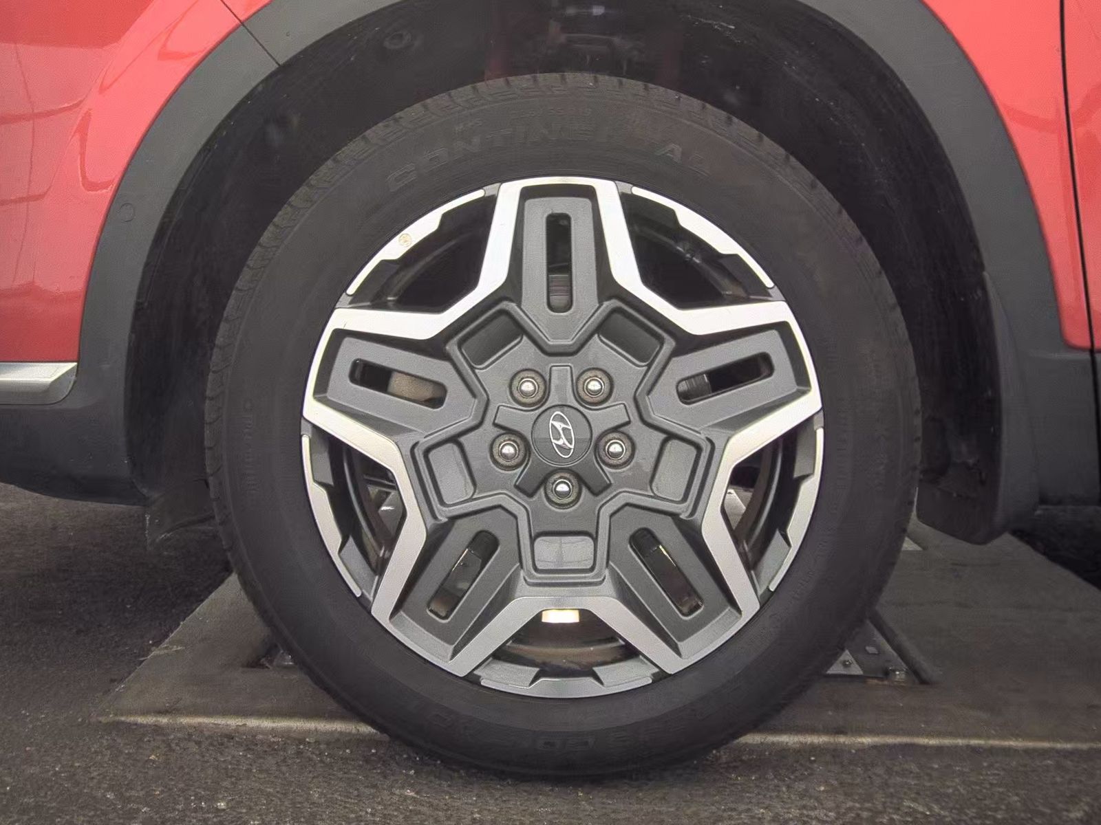 HYUNDAI LIMITED - 10