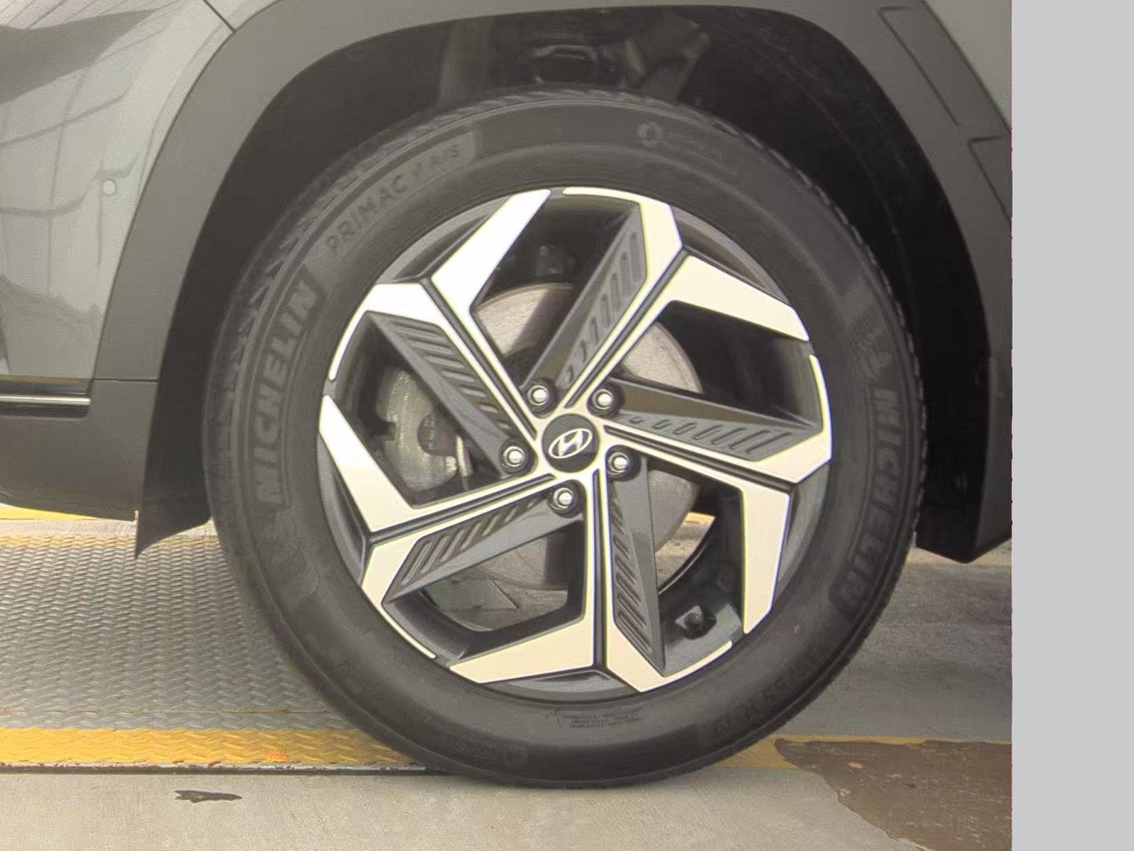 HYUNDAI LIMITED - 10